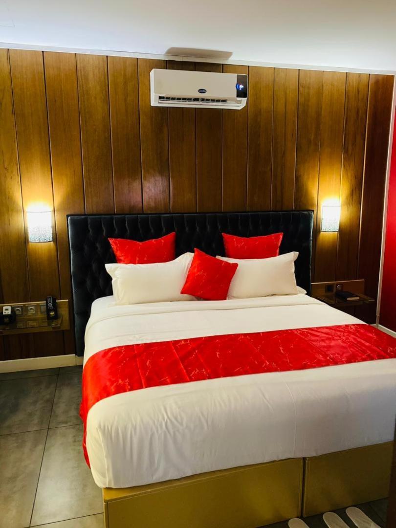 Boun'S Hotel Yaoundé Екстериор снимка